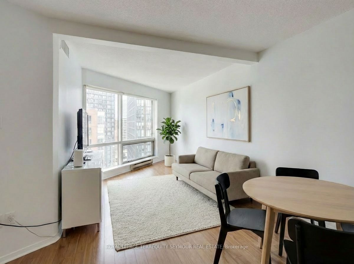 Additional image 6 of 1407-1001 Bay Street, Toronto, ON, M5S 3A6