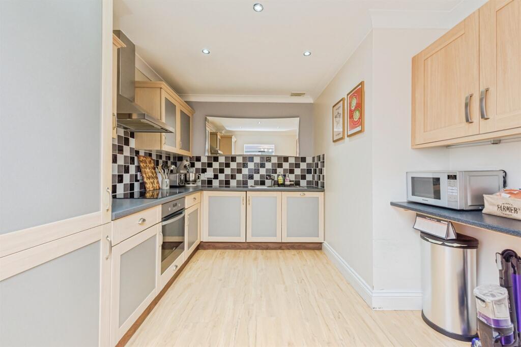 Caversham Place, SUTTON COLDFIELD photo 5