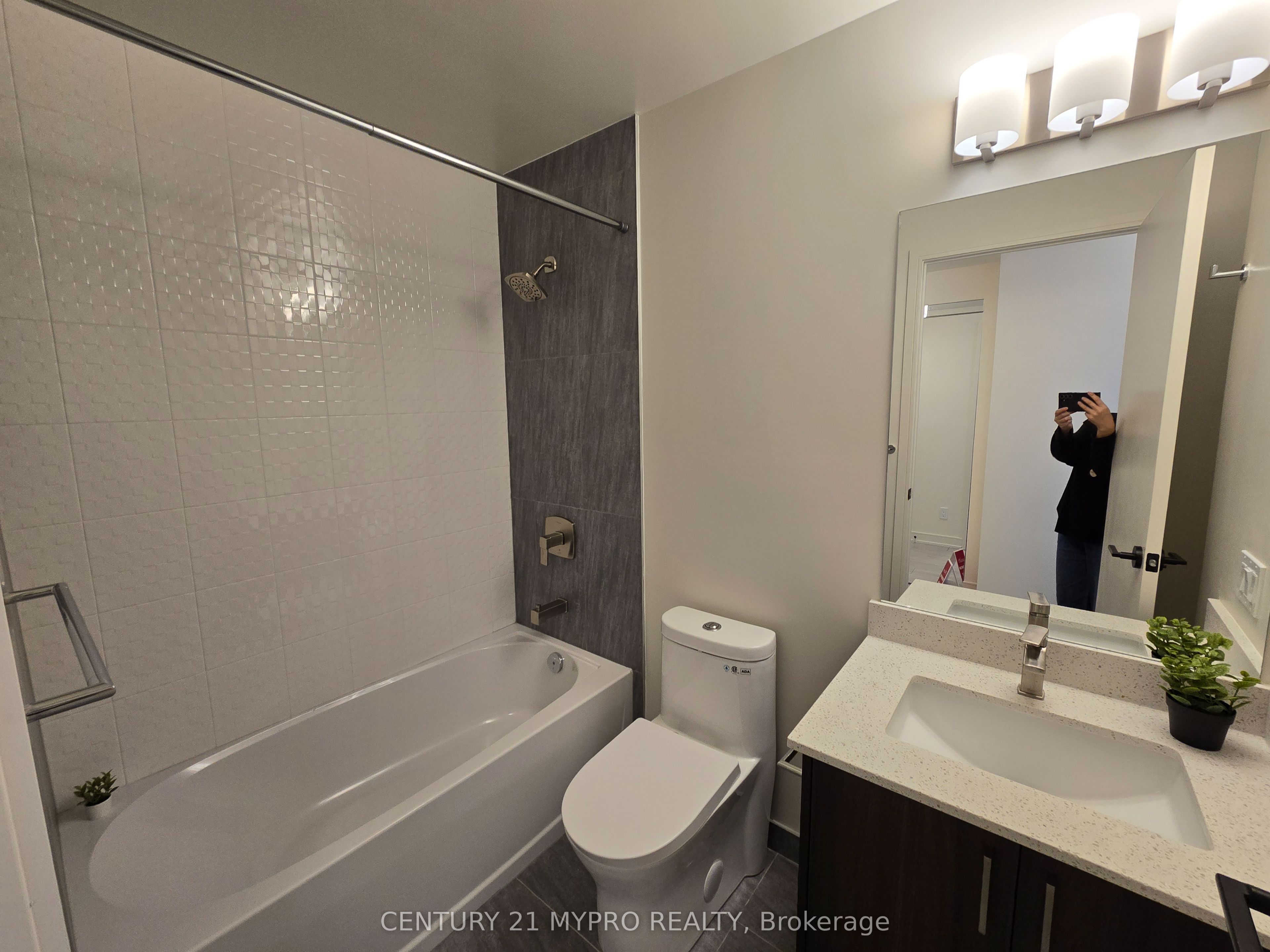 2009-8020 Derry Road, Milton, ON, L9T 3L3 photo 2