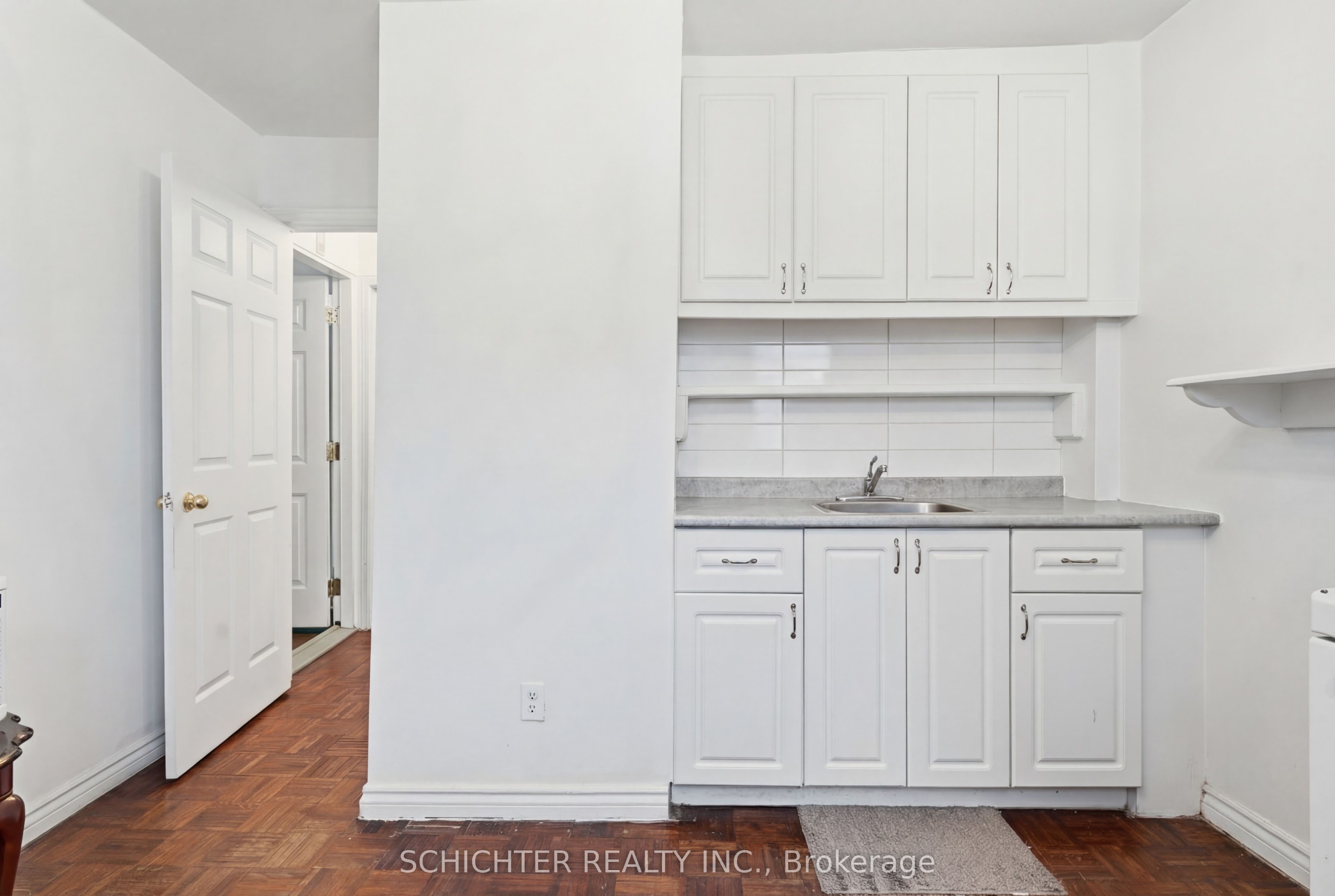 Additional image 4 of Triplex-705 Vaughan Road W, Toronto, ON, M6E 2Y8