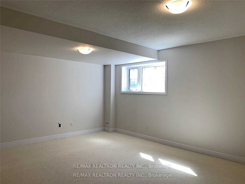 Additional image 3 of 106 Carrville Woods Circle, Vaughan, ON, L6A 4Z6