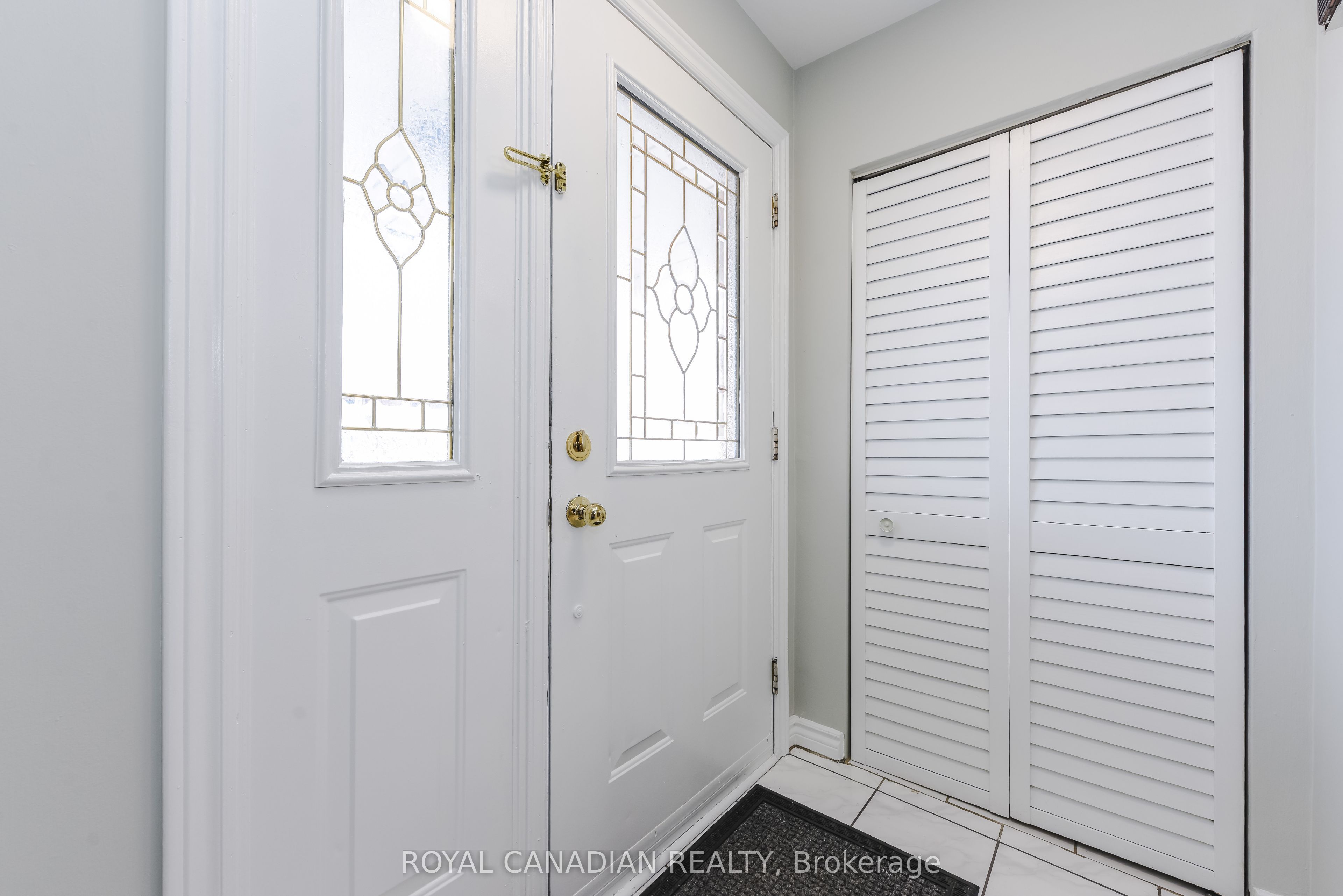 Additional image 4 of 7566 Lockington Crescent, Mississauga, ON, L4T 2V5