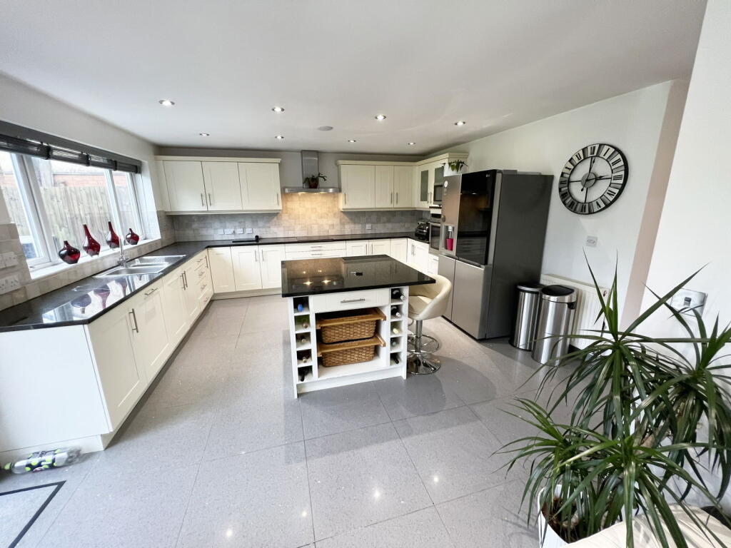 Additional image 7 of Birchy Close, Dickens Heath, Solihull