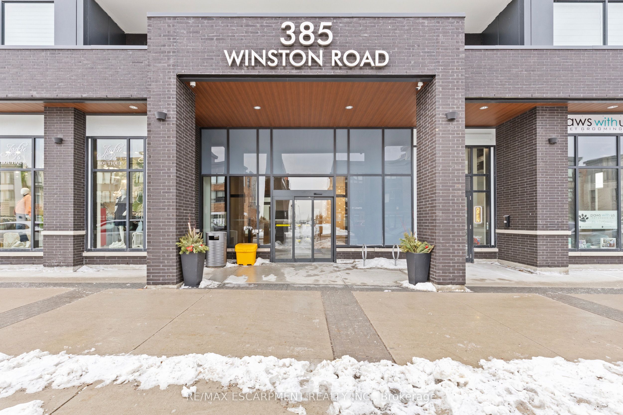 1110-385 Winston Road, Grimsby, ON, L3M 4E8