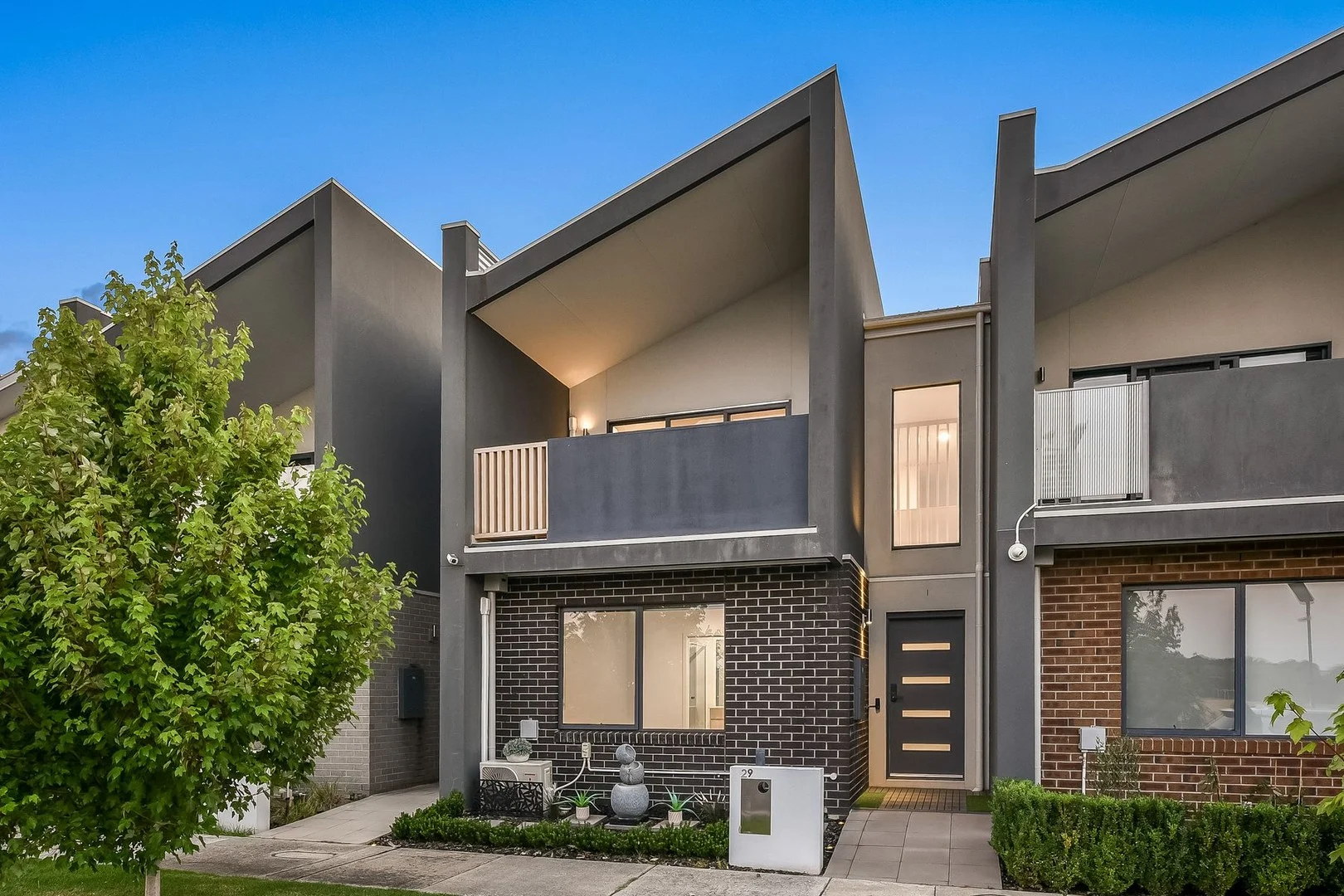 29 Emmeline Row, Rowville VIC 3178