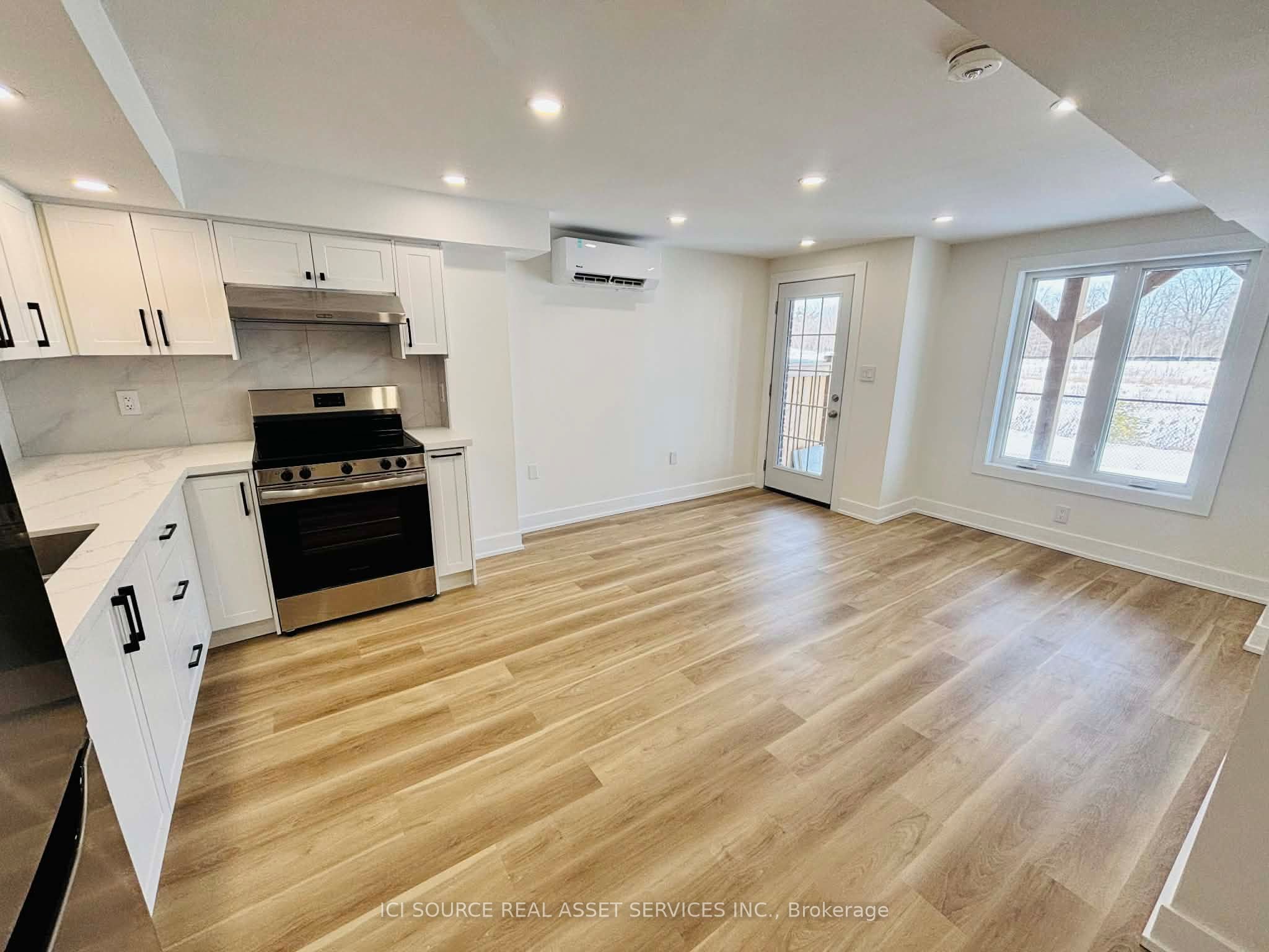 A-3283 Turnstone Boulevard, Pickering, ON, L1X 0M9 photo 2