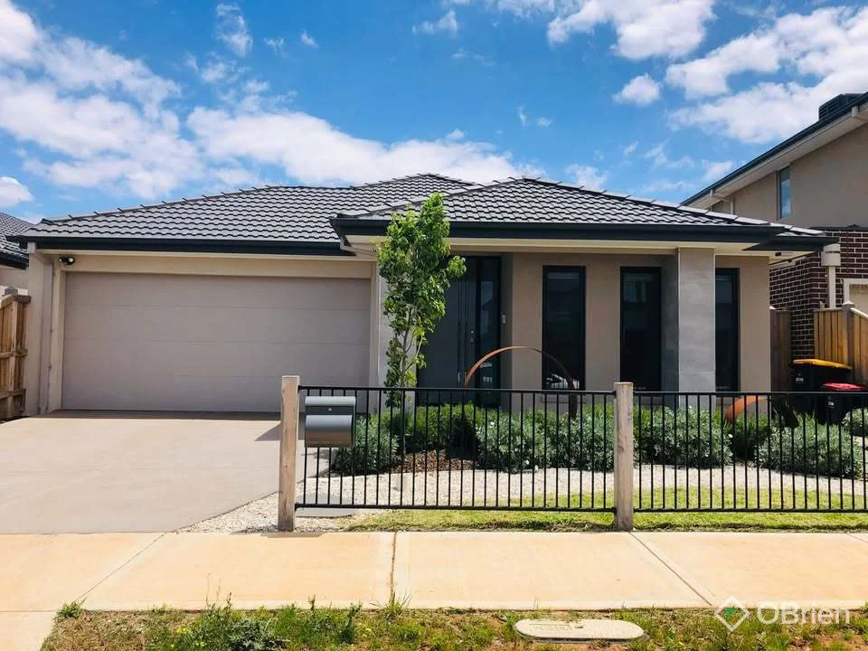 41 Rosette Crescent, Rockbank VIC 3335