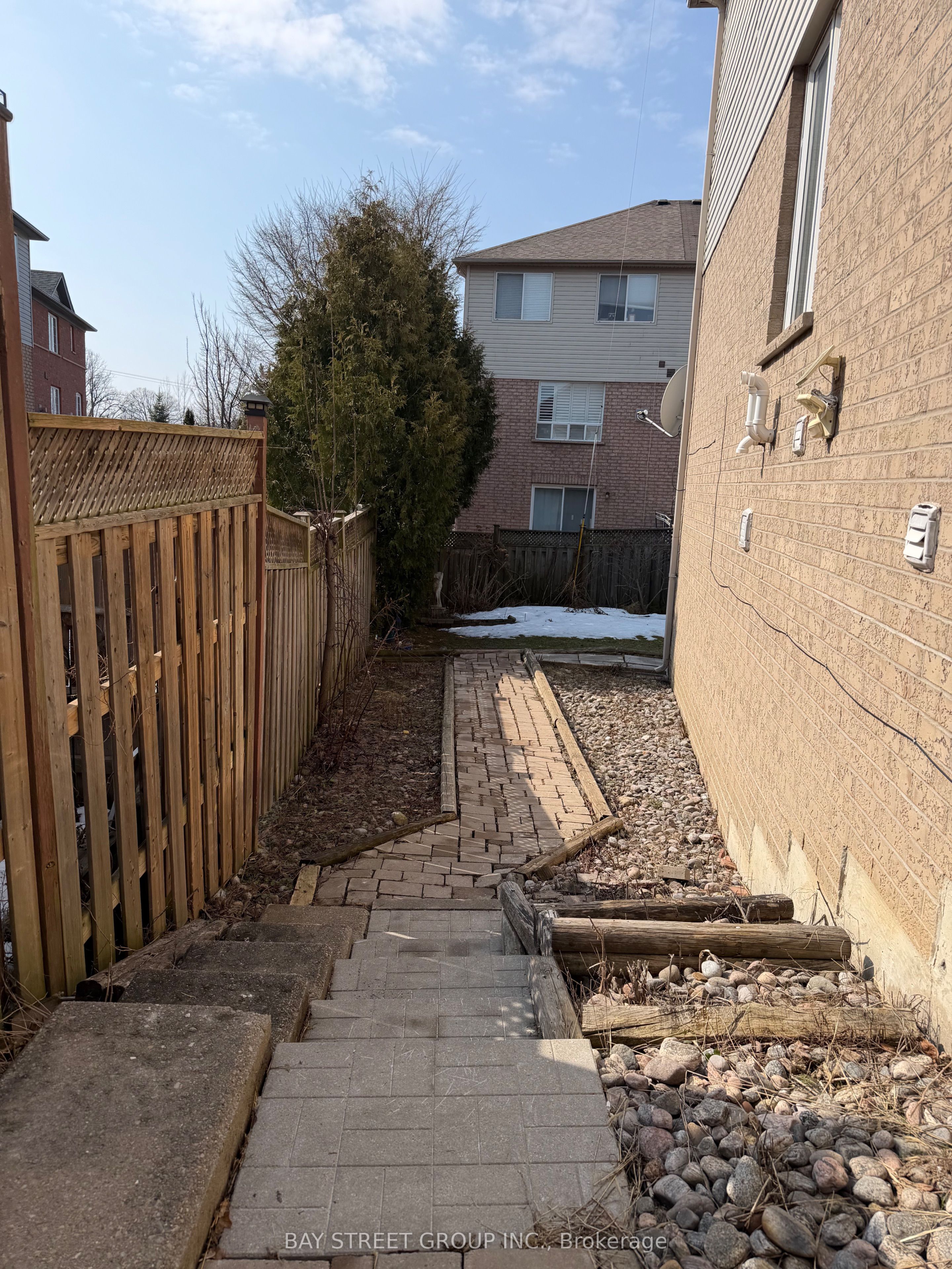 Lower-149 Millcliff Circle, Aurora, ON, L4G 7N8 photo 2
