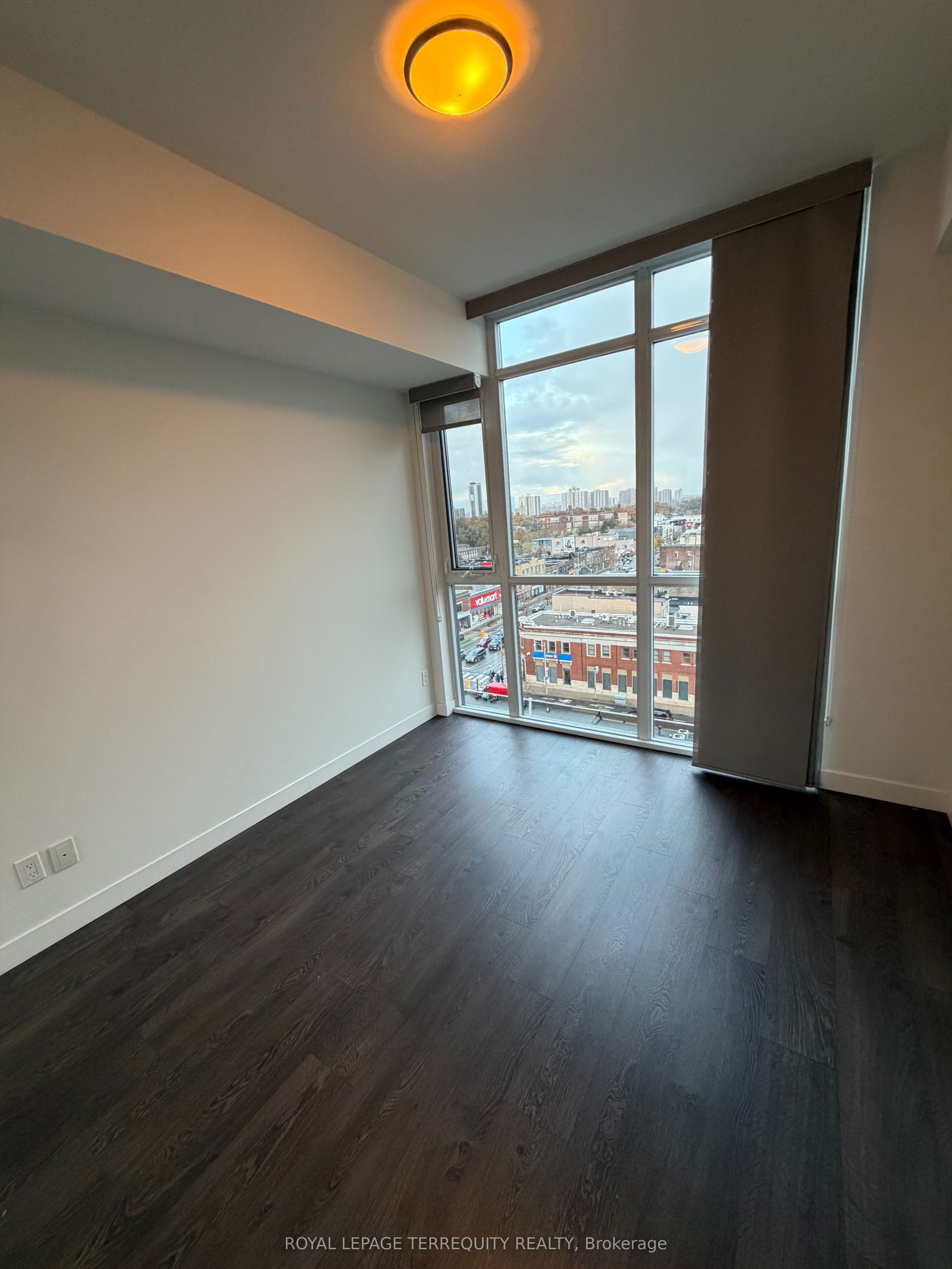 910-2055 Danforth Avenue, Toronto, ON, M4C 1J8