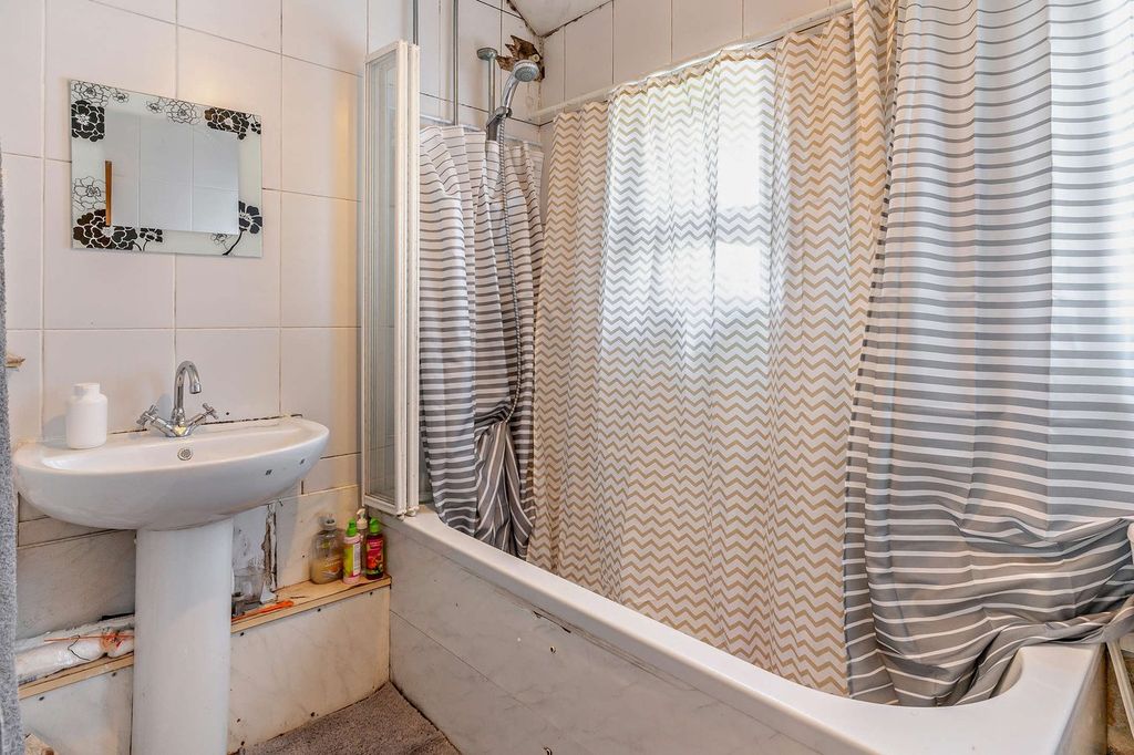 Additional image 14 of 3 bed semi-detached house for saleLansbury Avenue, Cefn Hengoed, Hengoed CF82
