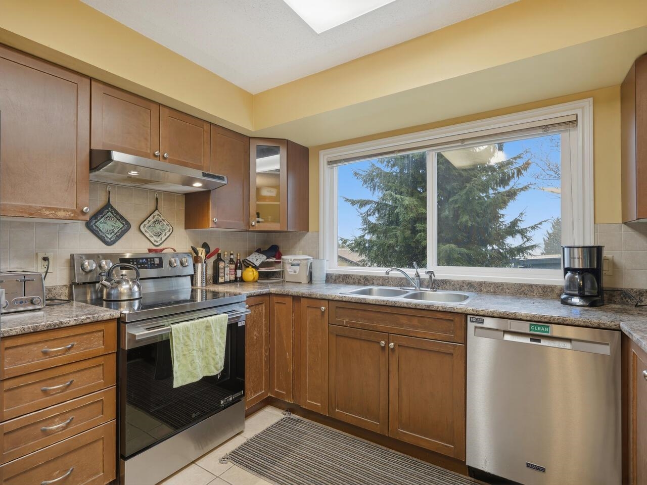Additional image 4 of 3183 Beacon Drive, Coquitlam, BC, V3C 3W7