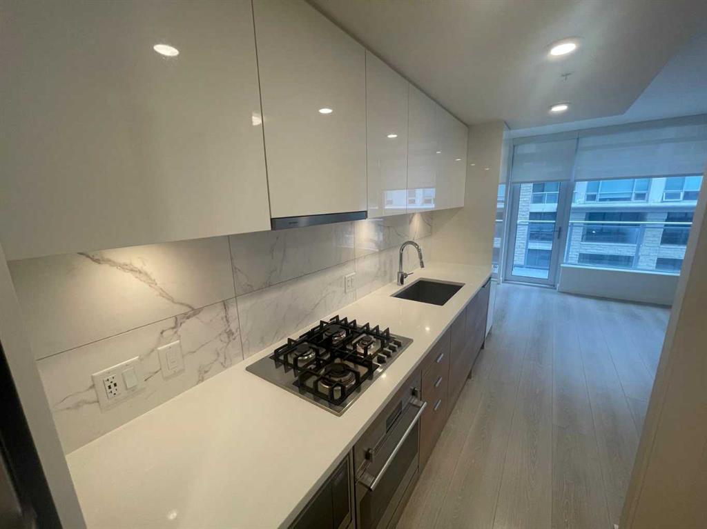 703-108 Waterfront Court SW, Calgary, AB, T2P 1K7