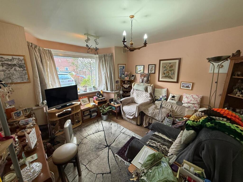 Mayfield Road, Halesowen, B63 1BG photo 3