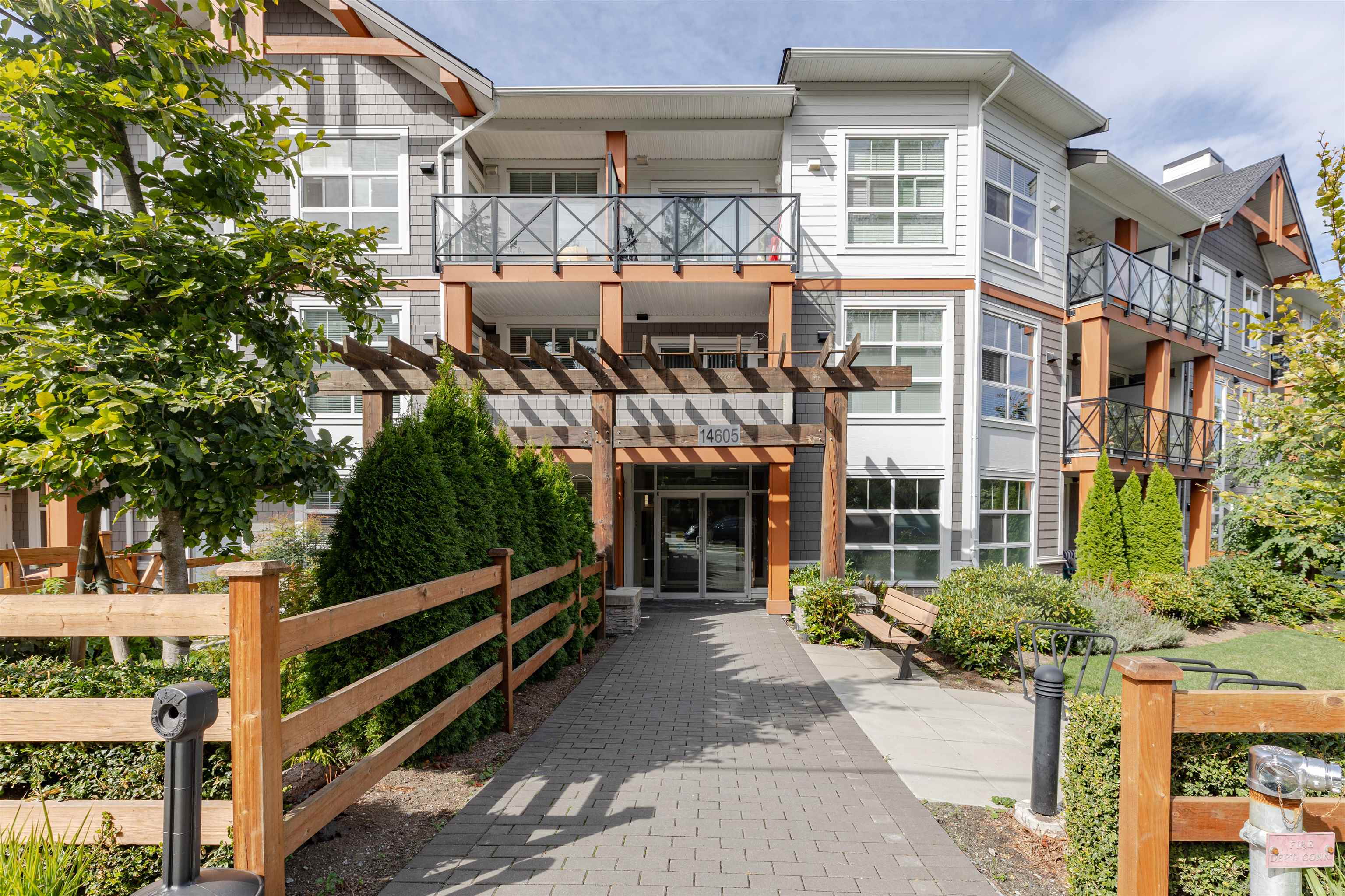 303-14605 Mcdougall Drive, Surrey, BC, V4P 0G7