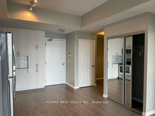Additional image 2 of 801-3091 Dufferin Street, Toronto, ON, M6A 2S7