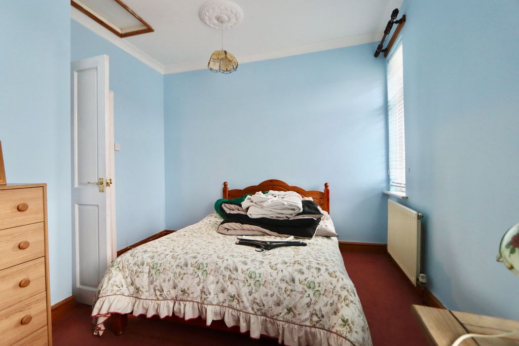 2 bed terraced house for salePritchard Terrace, Fleur De Lis NP12 photo 5