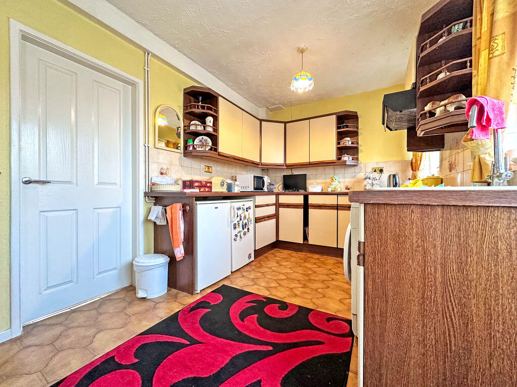 Jowetts Lane, WEST BROMWICH, B71 2RB photo 5
