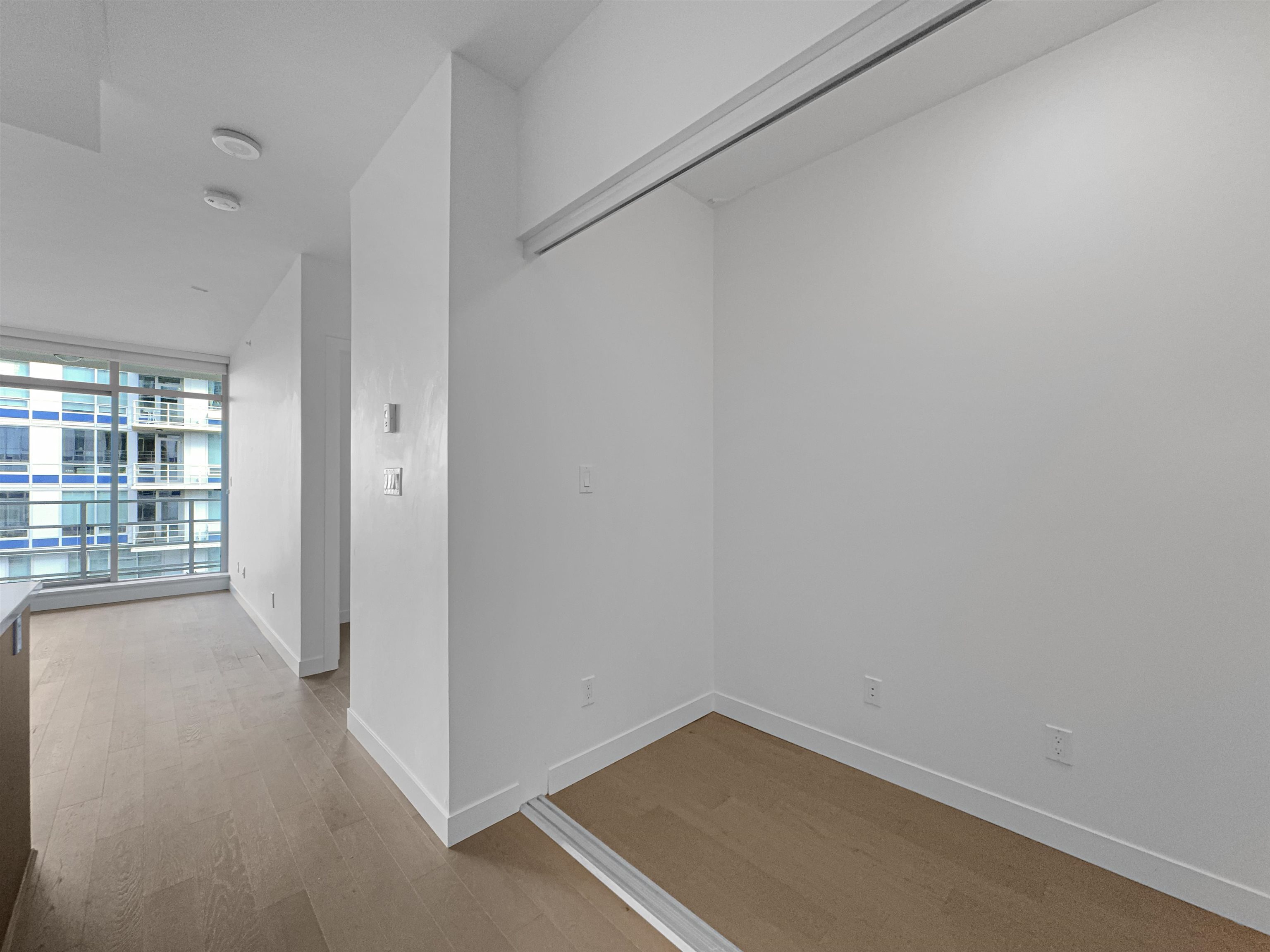 Additional image 4 of 9xx-9060 University Crescent, Burnaby, BC, V5A 0E1
