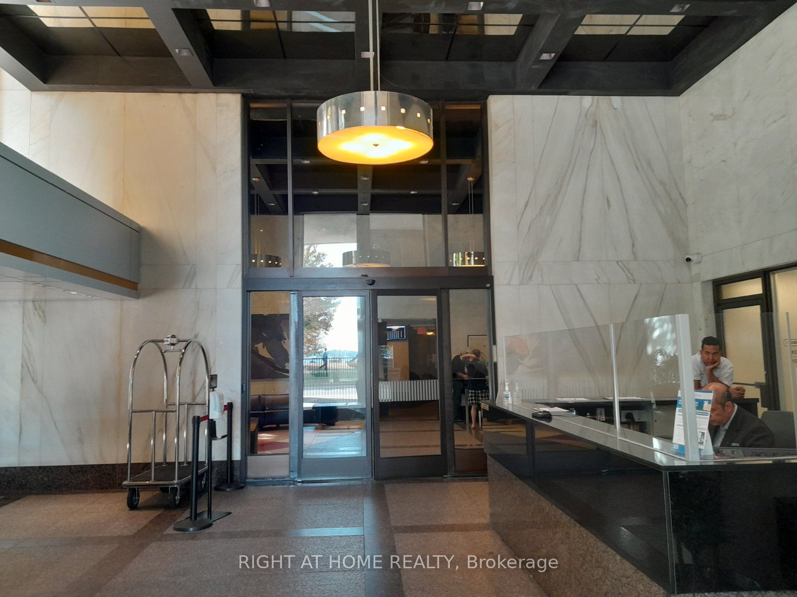838-33 Harbour Square, Toronto, ON, M5J 2G2 photo 3