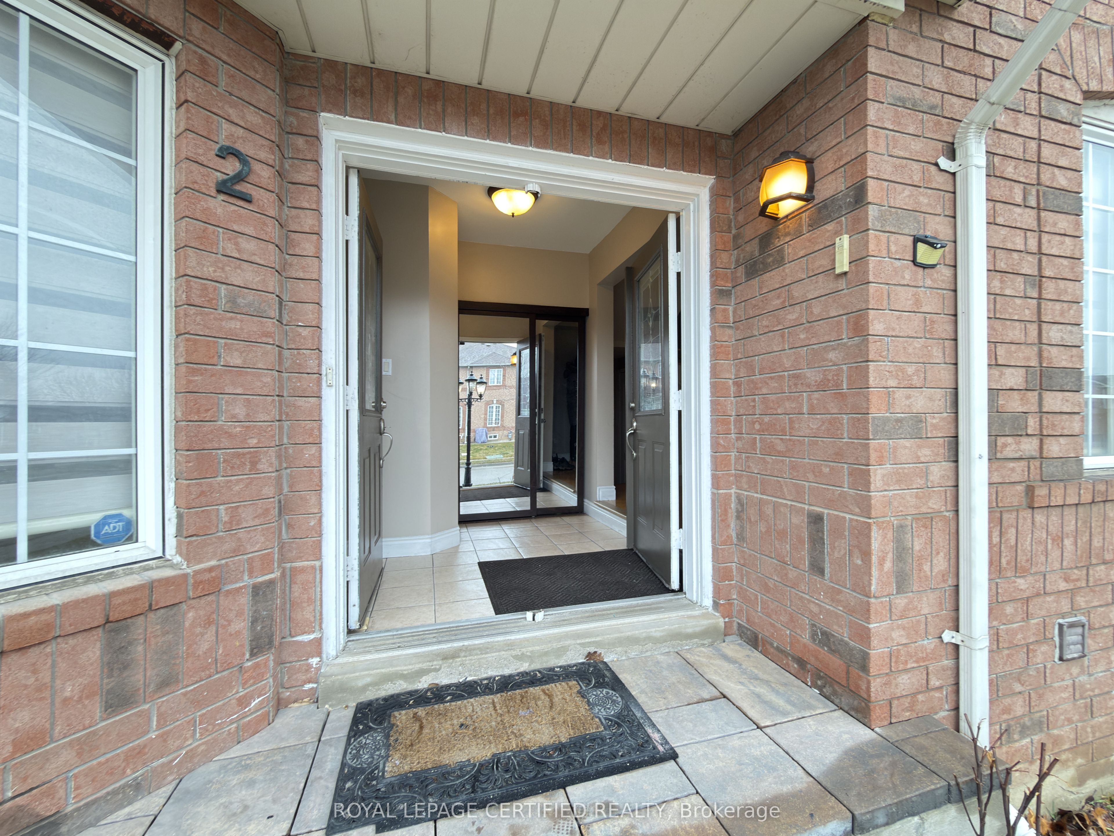 Additional image 4 of 2 Lake Louise Drive, Brampton, ON, L6X 4W7