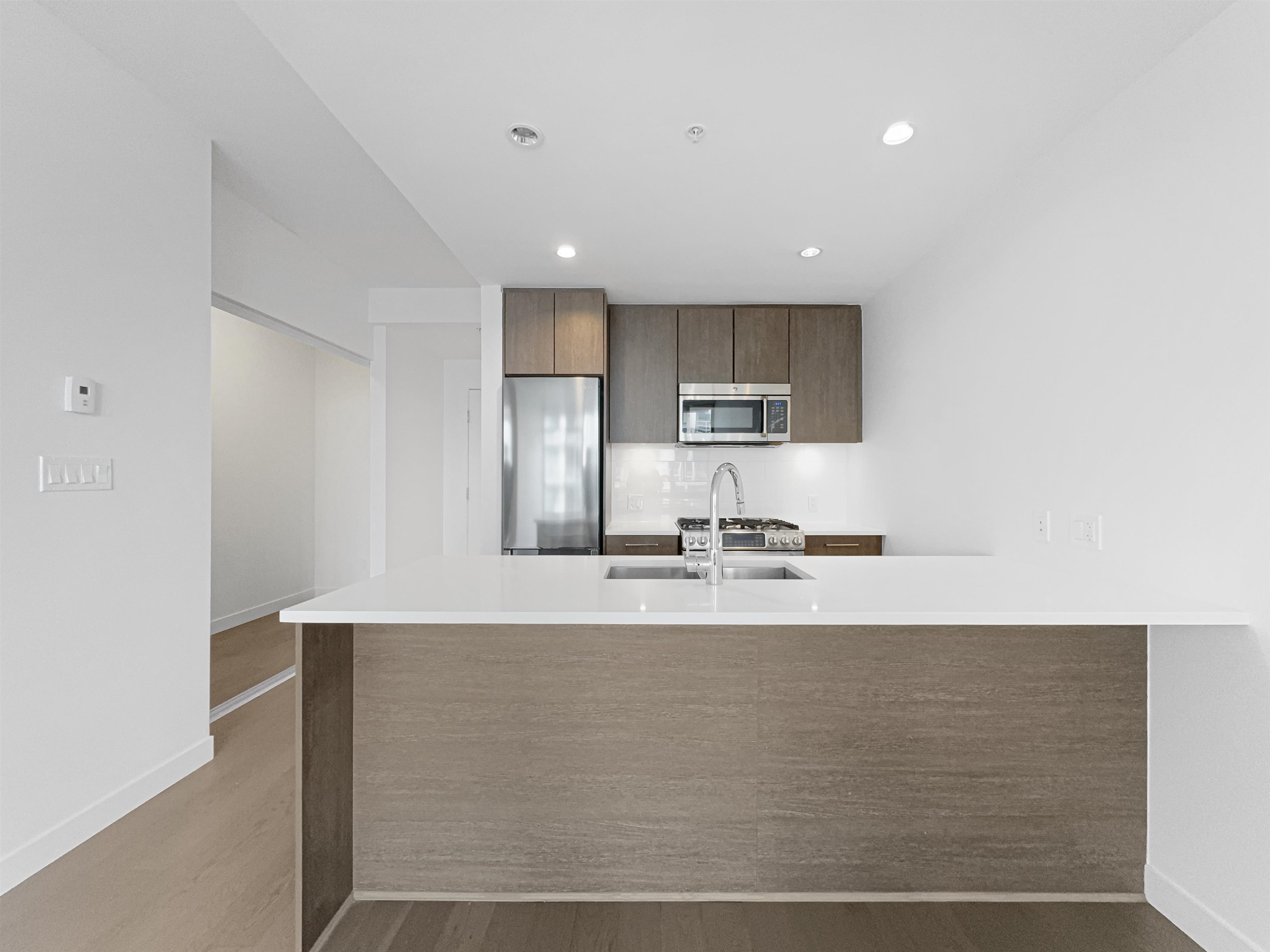 9xx-9060 University Crescent, Burnaby, BC, V5A 0E1