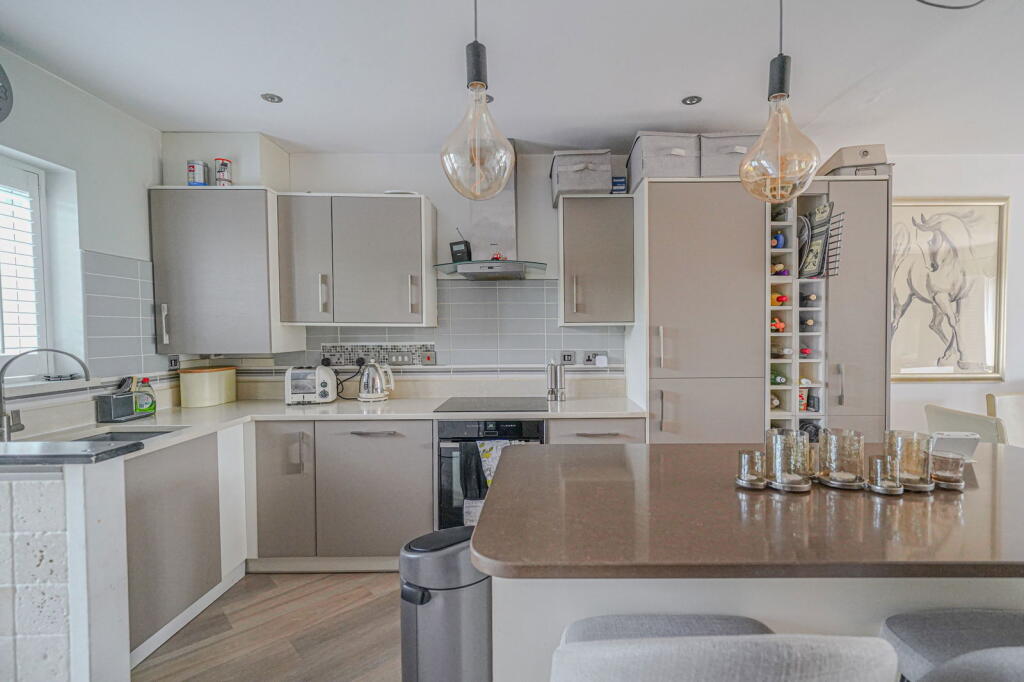 Parkgate Mews, Shirley, Solihull, B90 3GF