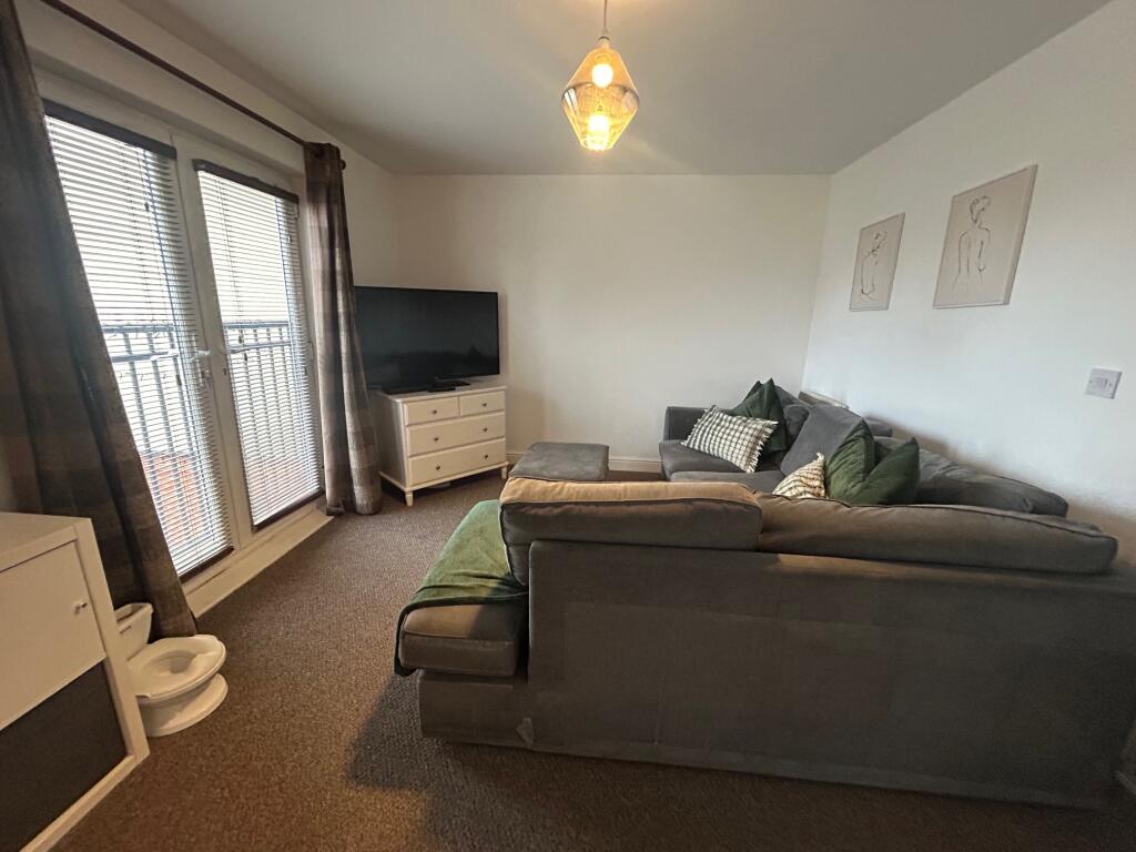 Blue Cedar Drive, Streetly. B74 2AE photo 4