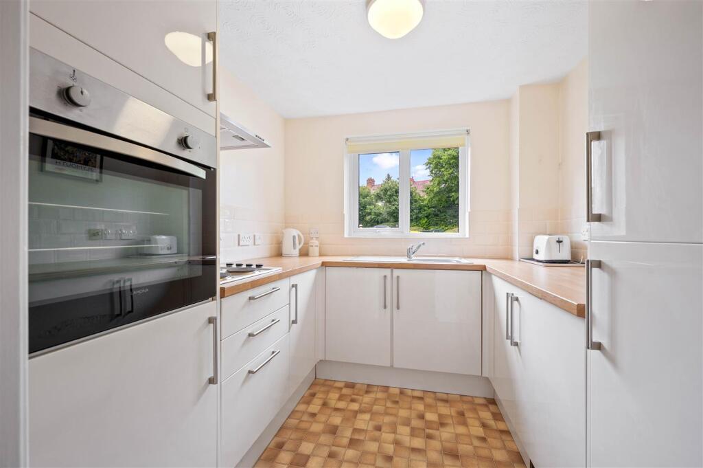 Additional image 2 of Chestnut Walk, Henley-In-Arden