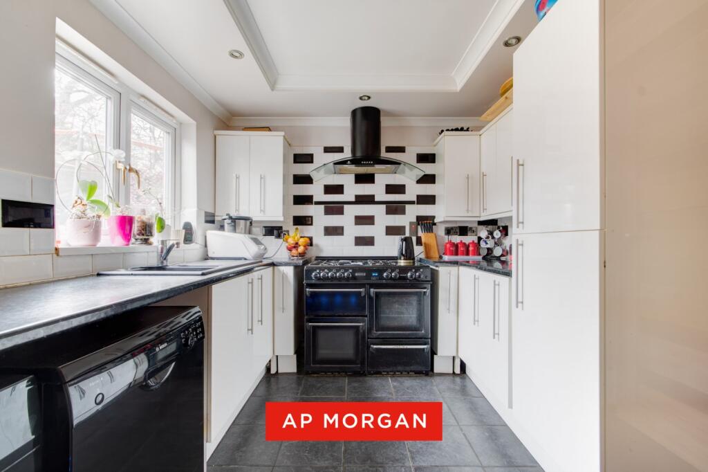 Heronfield Close, Redditch, Worcestershire, B98 photo 5