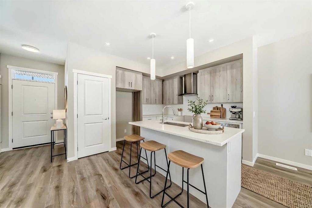 Additional image 2 of 135 Magnolia Street SE, Calgary, AB, T3M 4C7