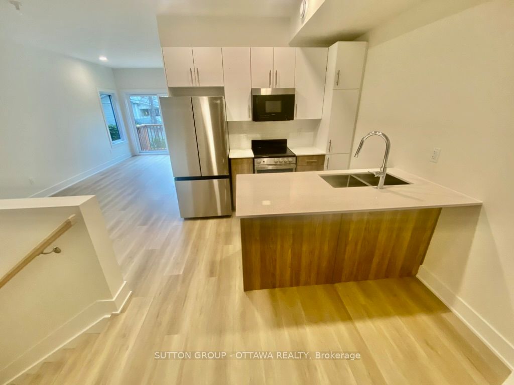Additional image 4 of C-152B Columbus Avenue, Ottawa, ON, K1K 1R1