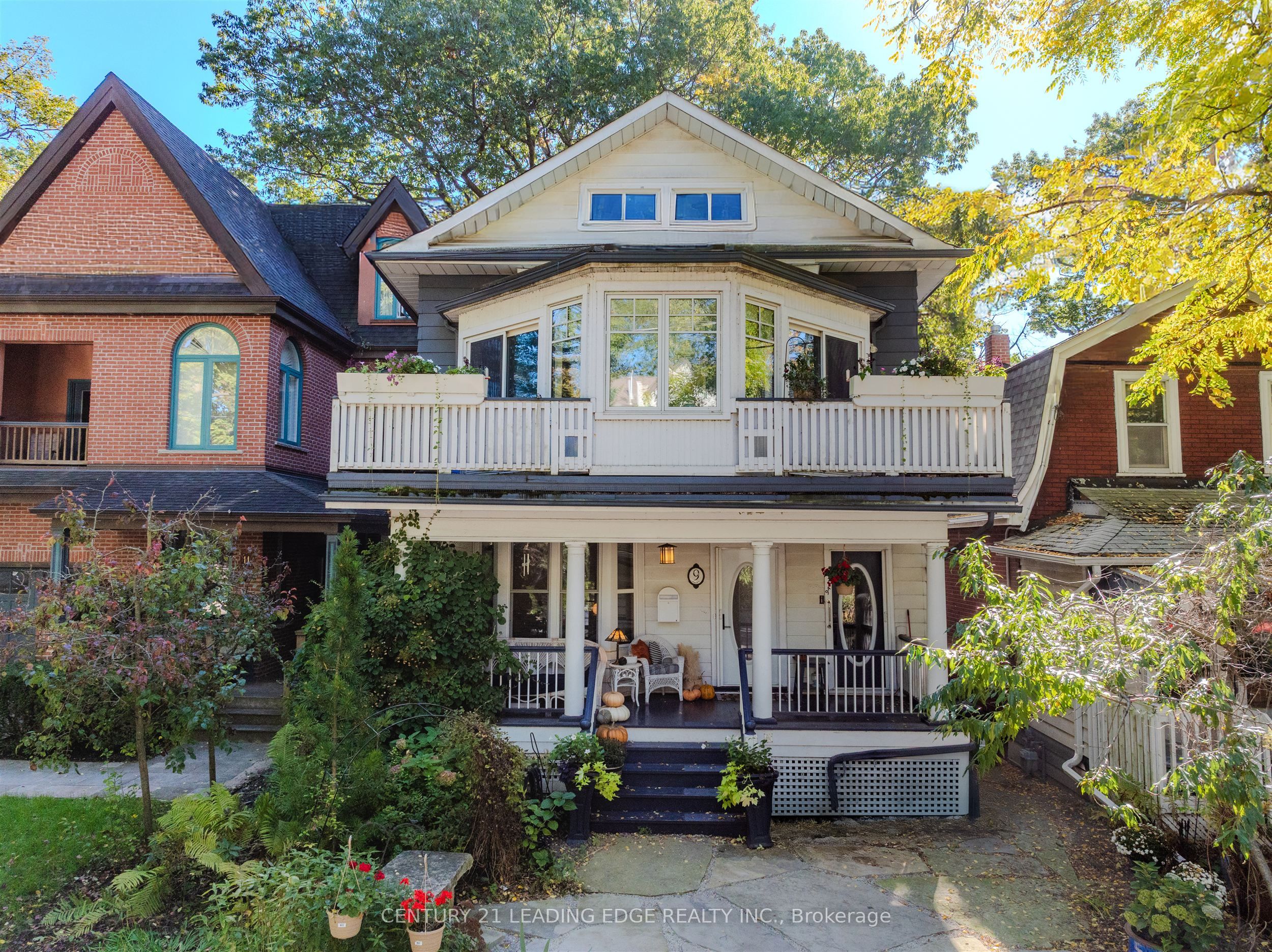 9 Balmy Avenue, Toronto, ON, M4E 1C7