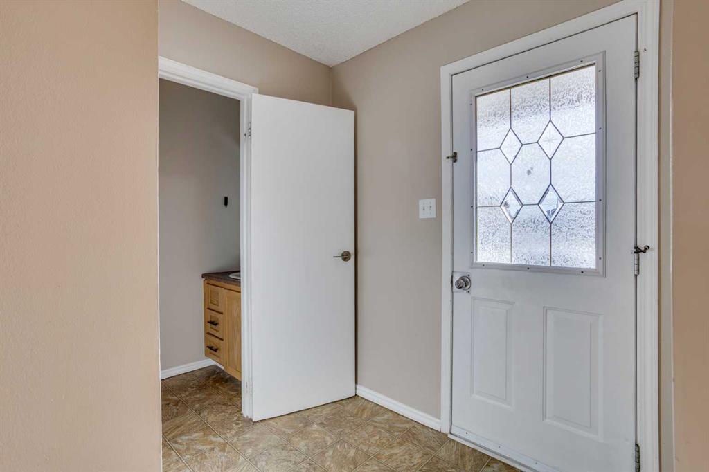 Additional image 4 of 153C Dickins Drive, Fort Mcmurray, AB, T9K1R8