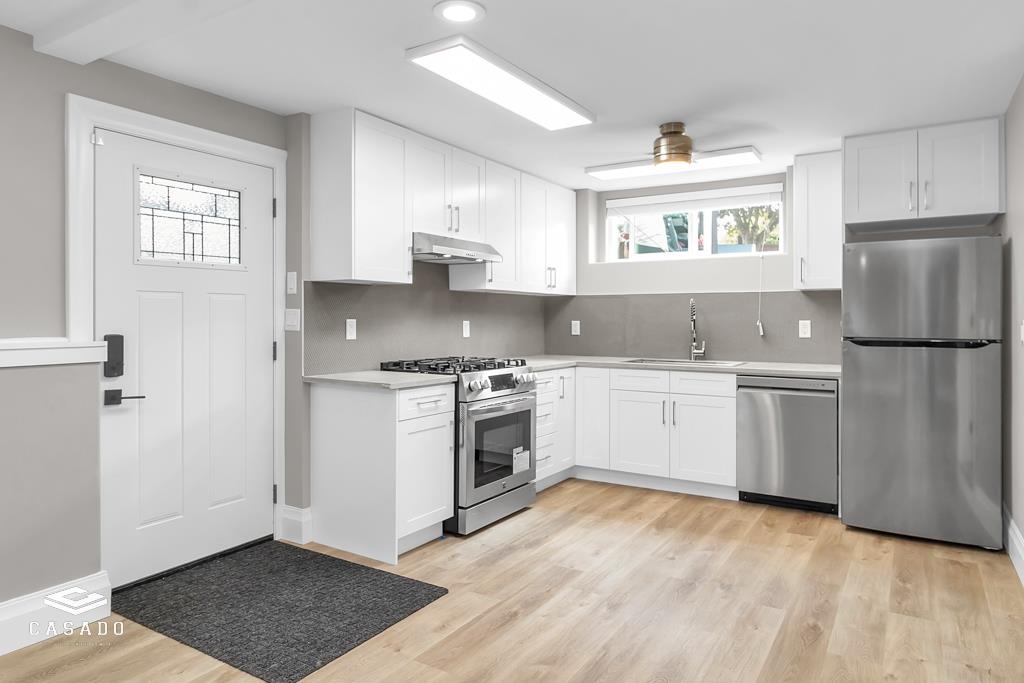 bsmt-1225 Royal Court, Port Coquitlam, BC, V3C 5X3