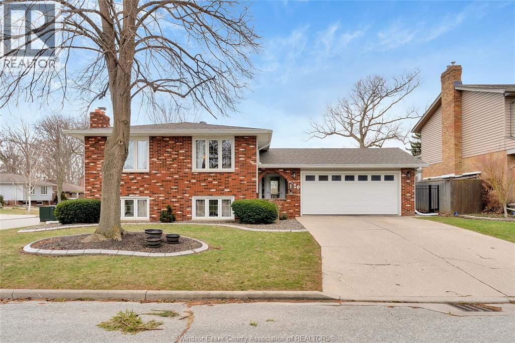 7129 Isabelle Court, Windsor, ON, N9S4J6