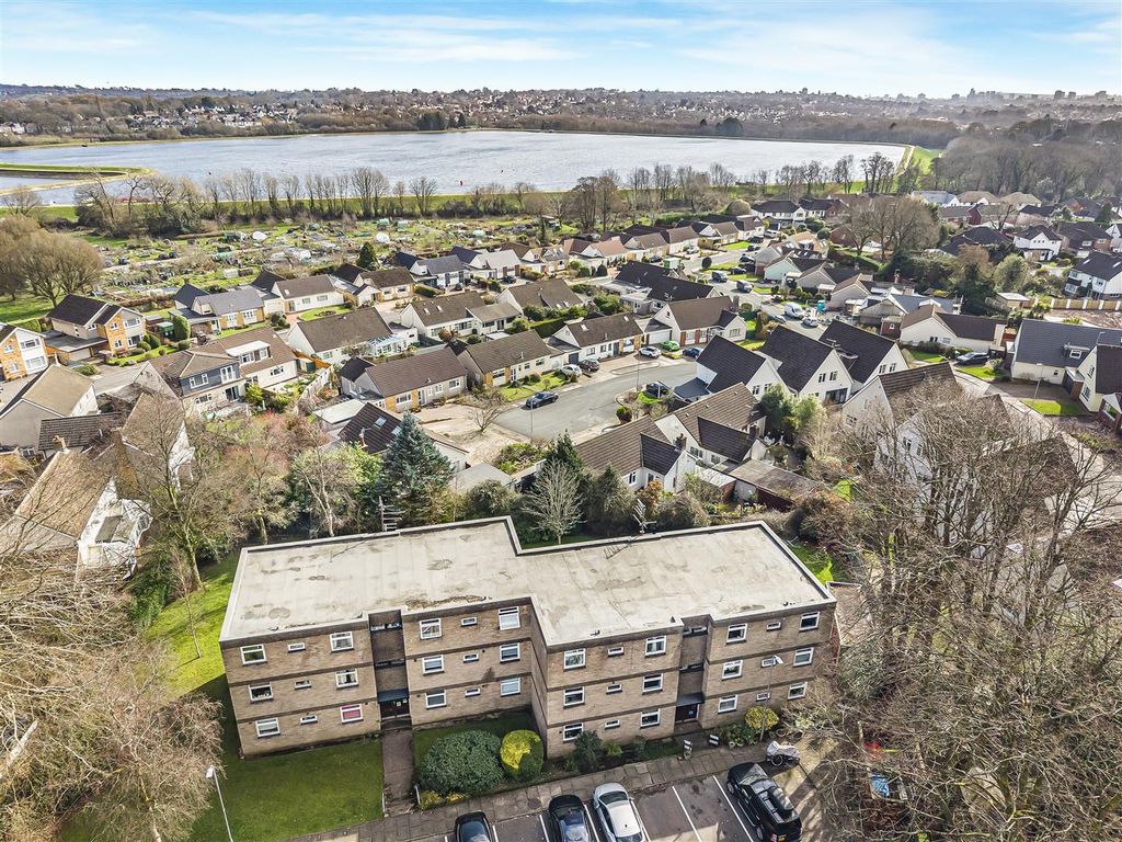 2 bed flat for saleLisvane Road, Llanishen, Cardiff CF14