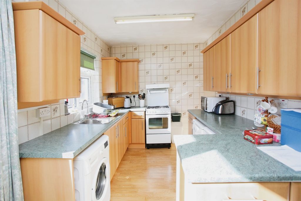 Additional image 5 of 4 bed semi-detached house for saleMardy Crescent, Caerphilly CF83