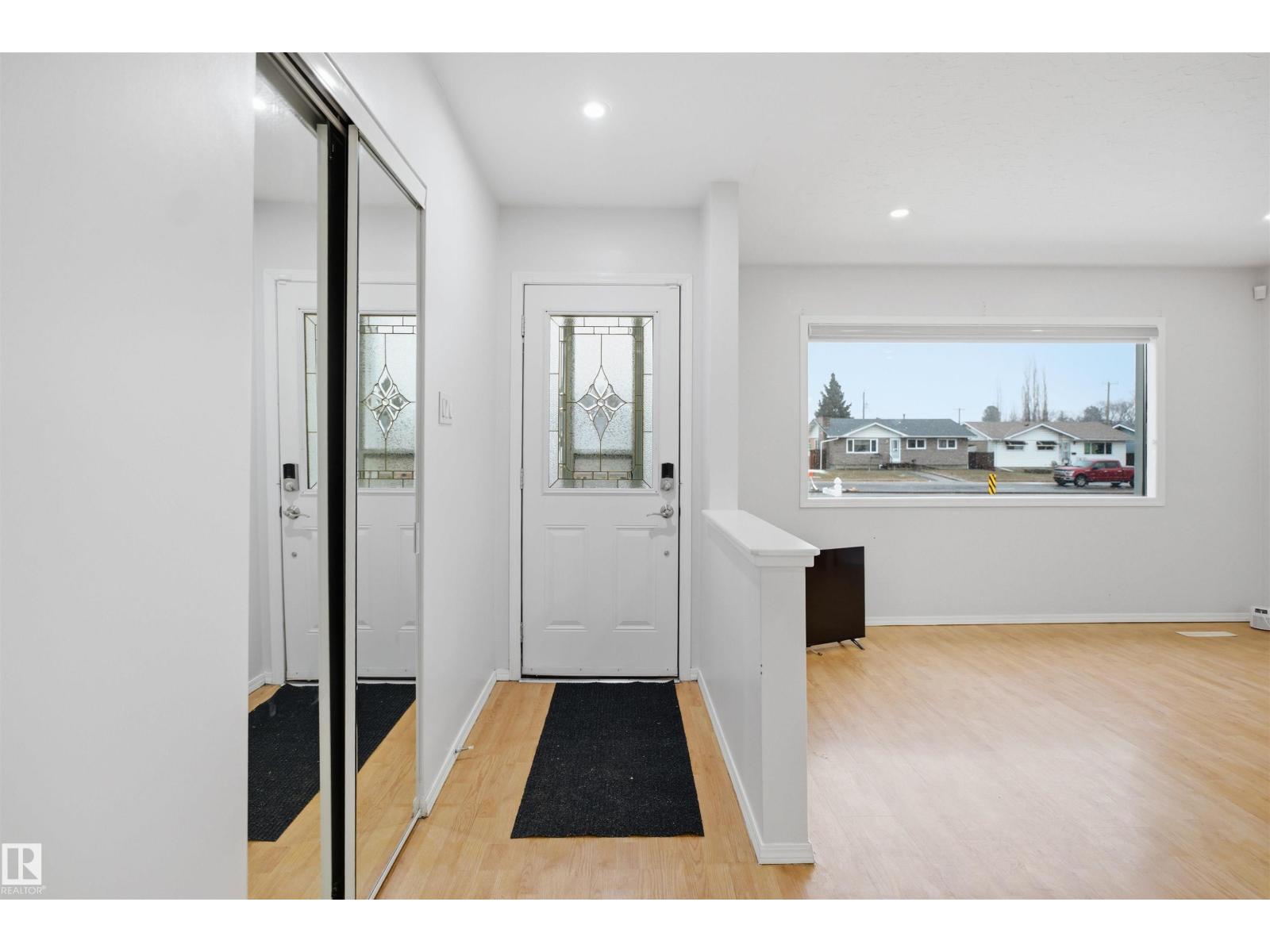 Additional image 5 of 16049 95 Avenue NW, Edmonton, AB, T5P0A8