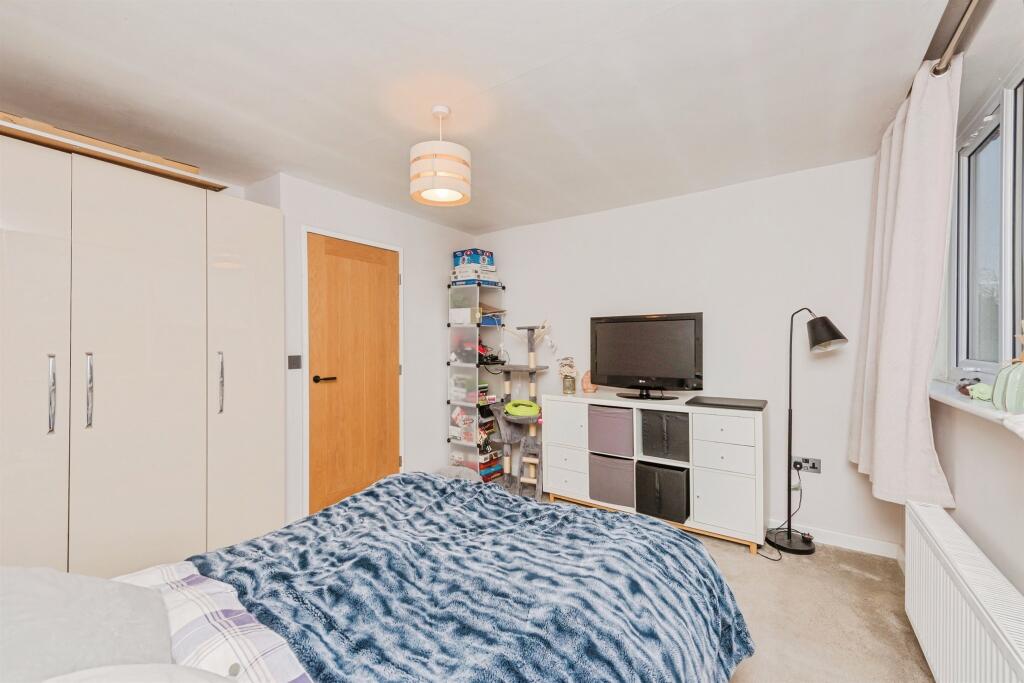 Additional image 12 of Hillcrest Close, Tamworth