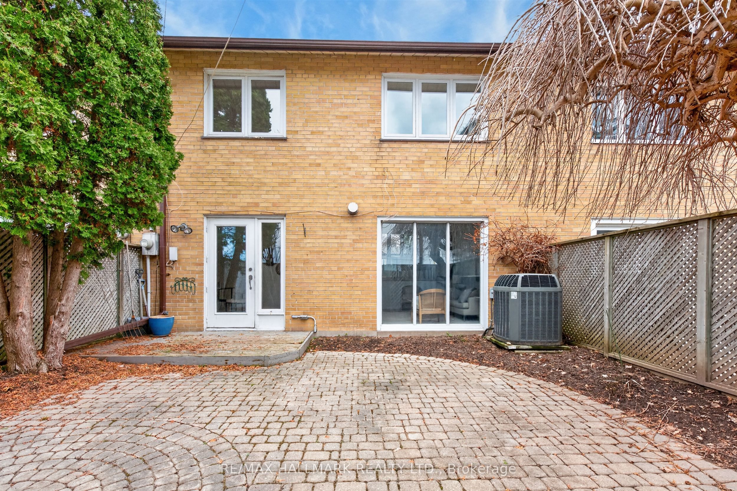 16 Burdock Lane, Toronto, ON, M3C 2G5 photo 3