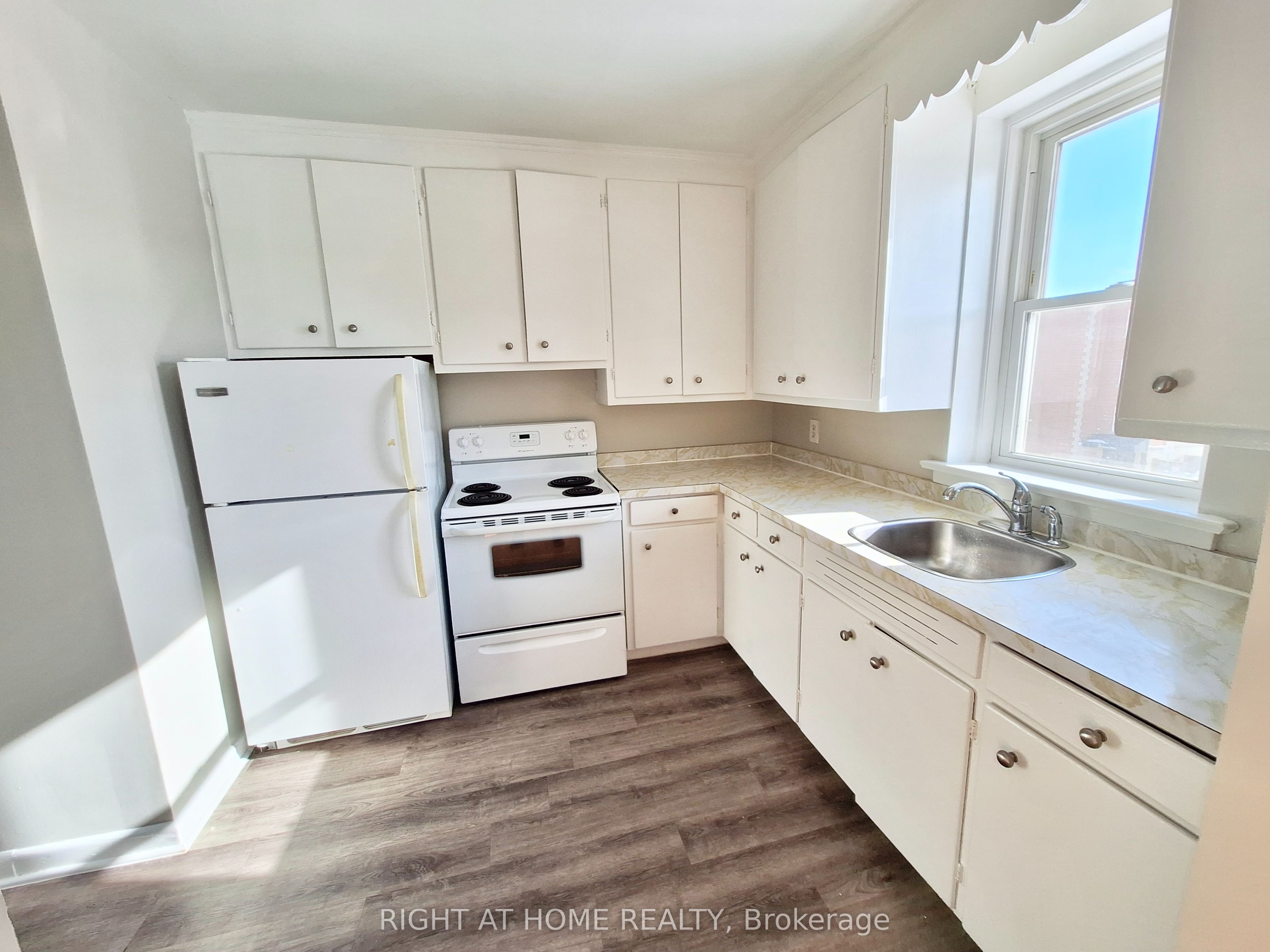 Additional image 5 of 105-1 Osler Court, Hamilton, ON, L9H 4L2