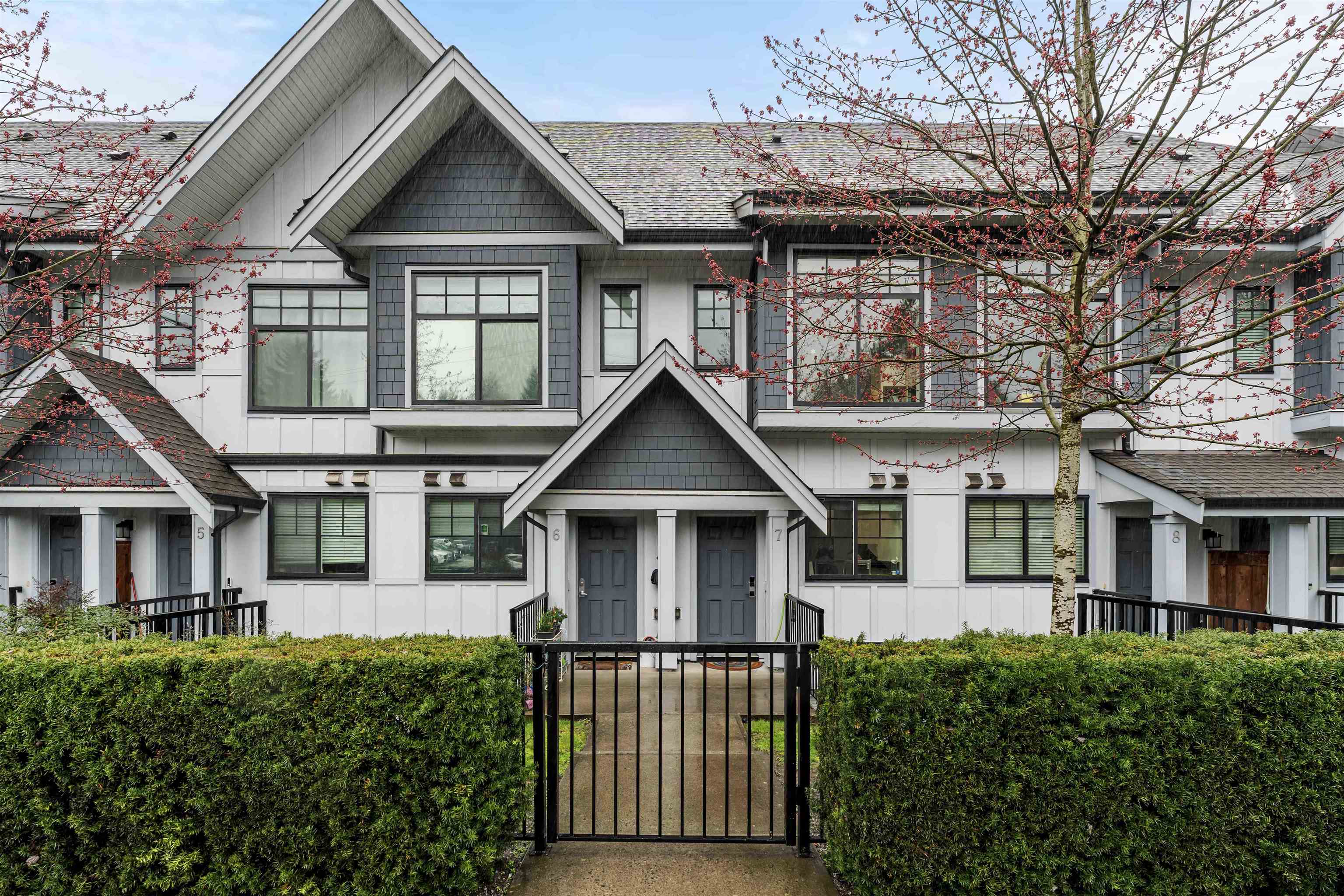 7-5132 Canada Way, Burnaby, BC, V5E 0C3