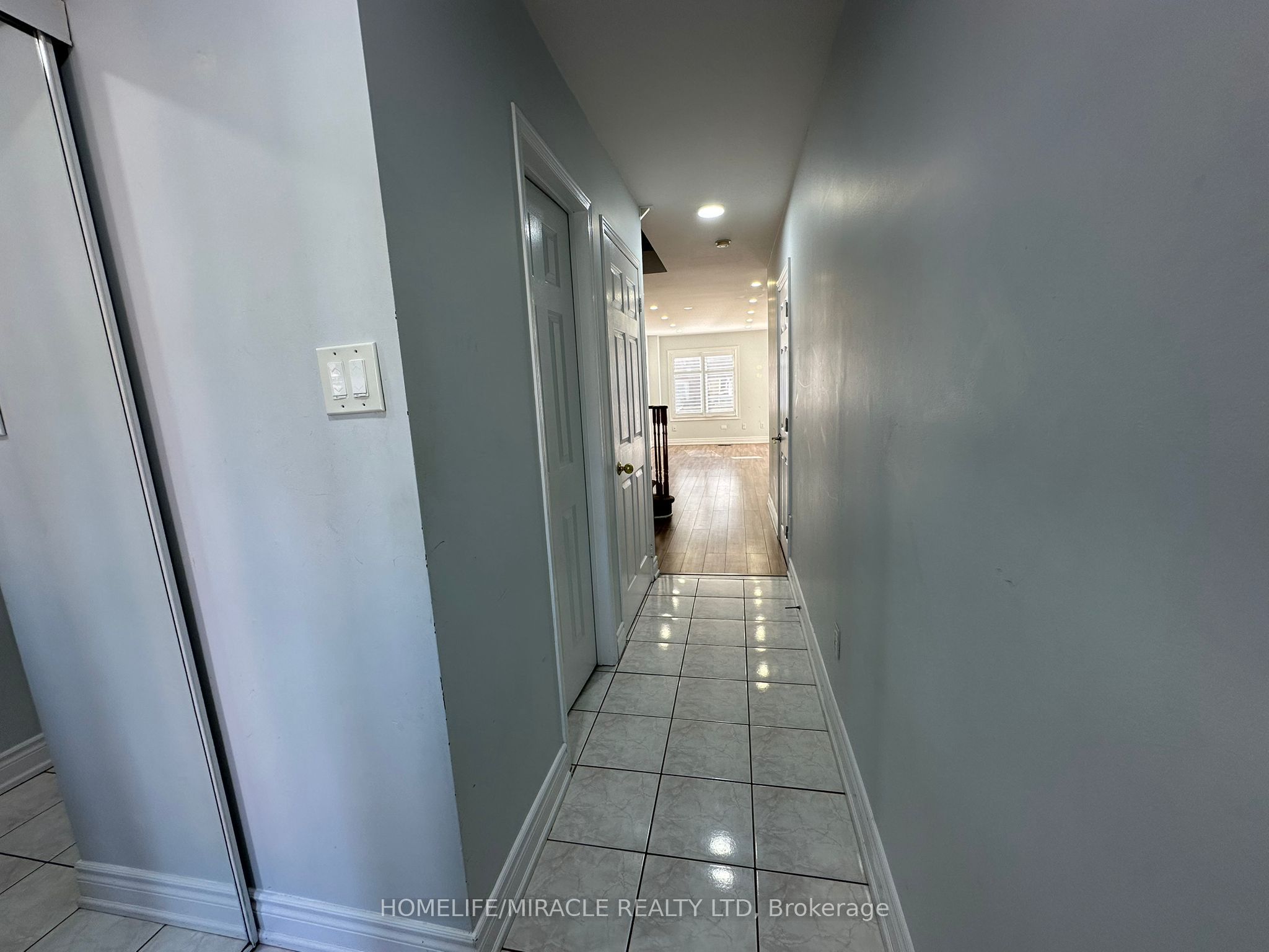 Additional image 3 of 3918 Zenith Court, Mississauga, ON, L5N 7H7
