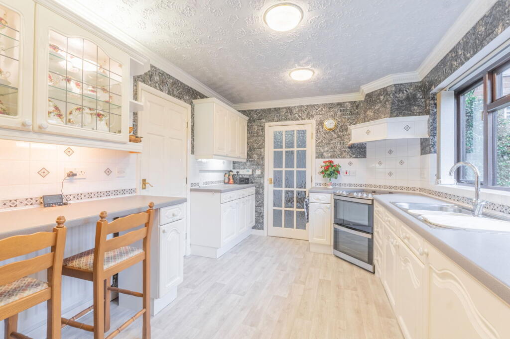 Additional image 9 of Monastery Drive, Solihull, B91 1DW