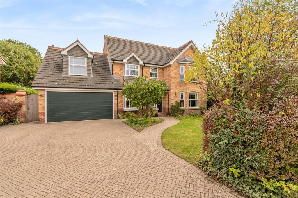 Whitefields Gate, Solihull