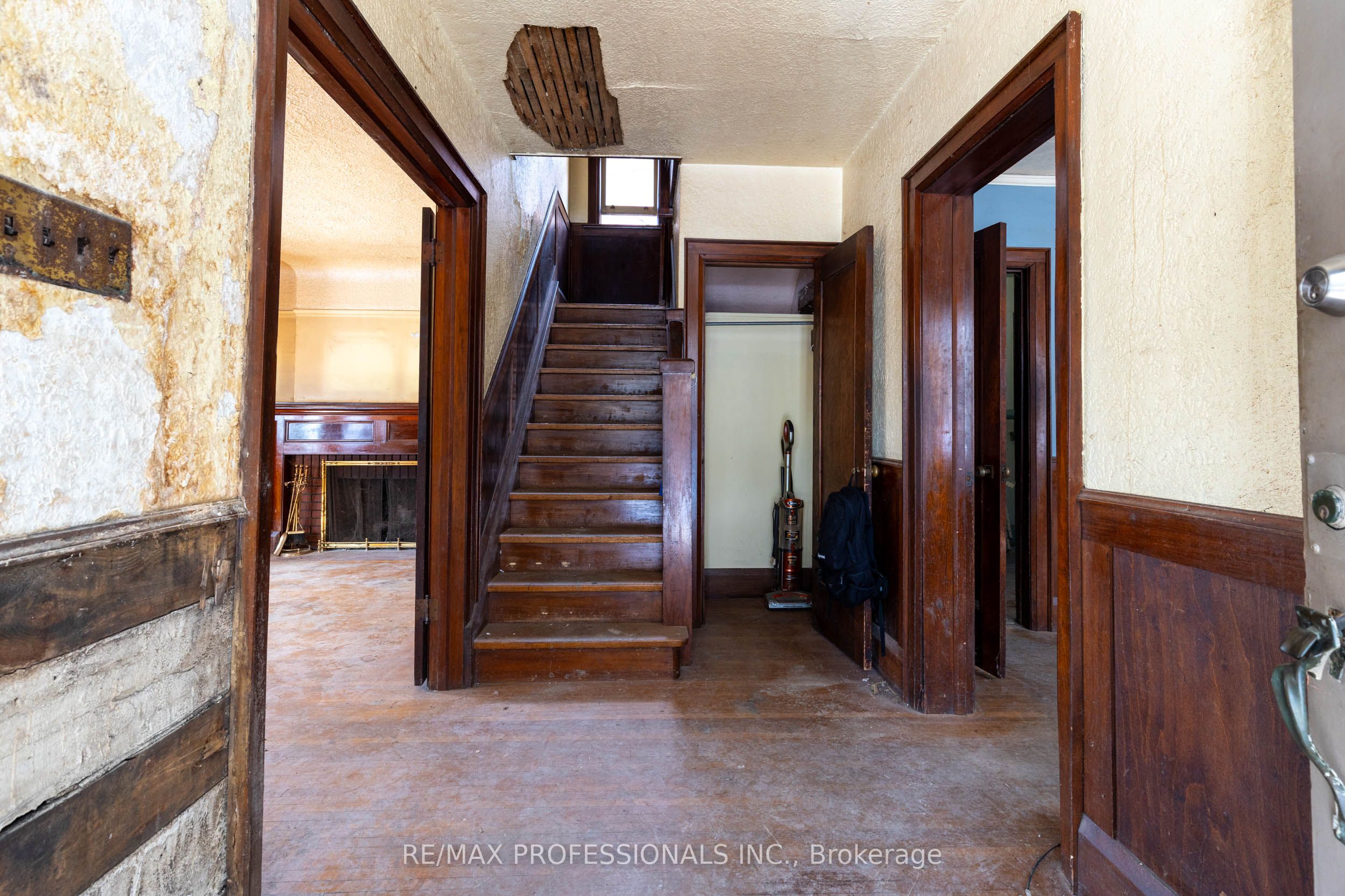 Additional image 3 of 60 Dennis Avenue, Toronto, ON, M6N 2T8