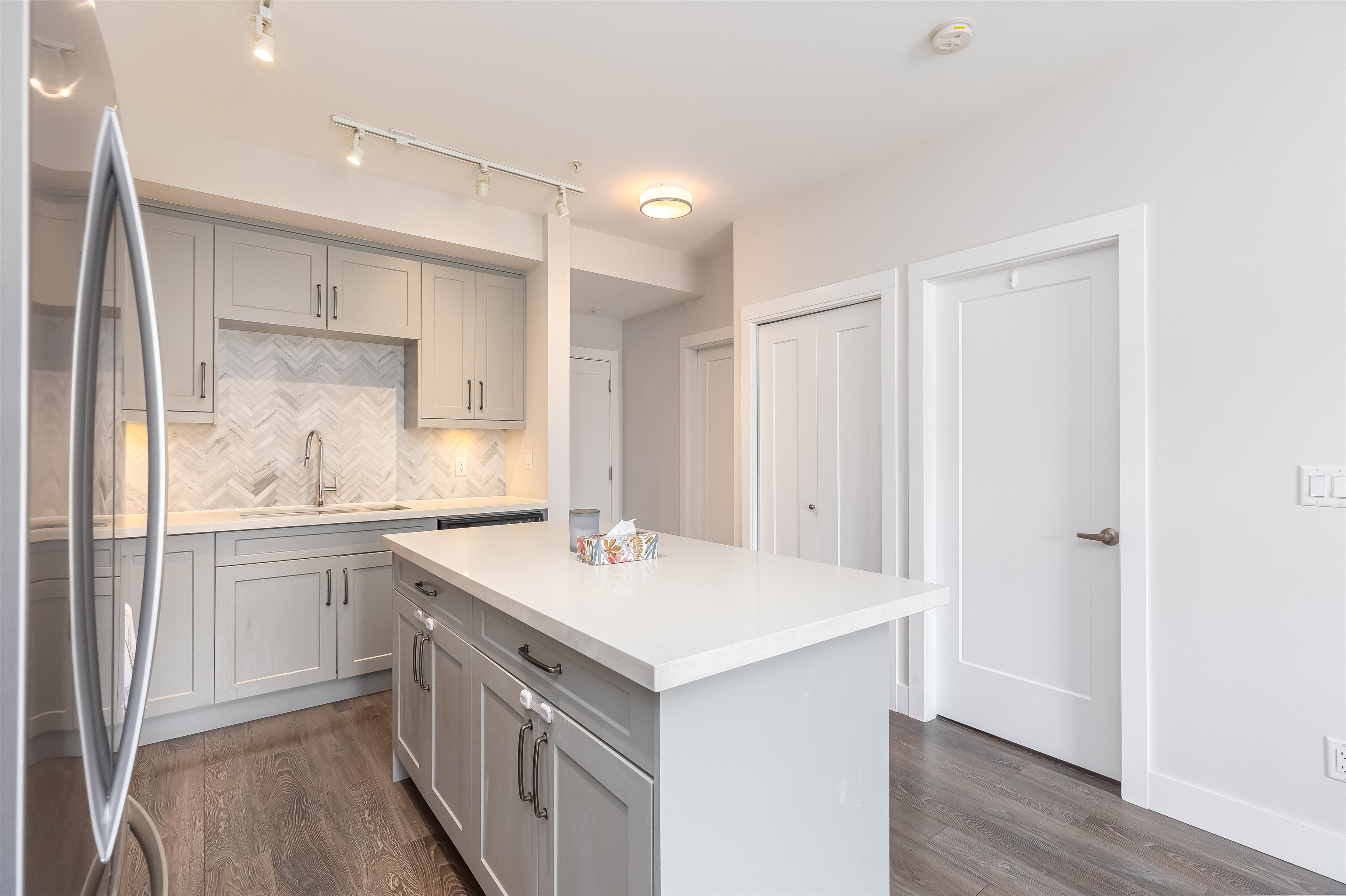 Additional image 5 of 303-14605 Mcdougall Drive, Surrey, BC, V4P 0G7