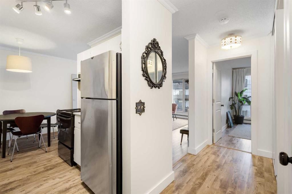 Additional image 3 of 305-2611 15a Street SW, Calgary, AB, T2T 4C1