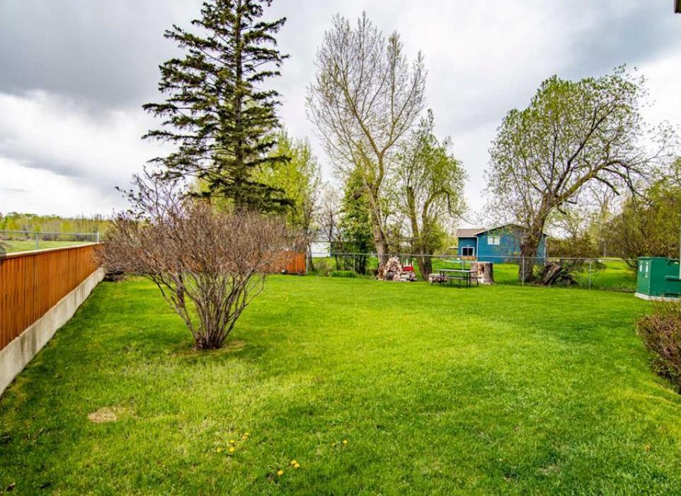 Additional image 4 of 305-5435 Lakeshore Drive, Sylvan Lake, AB, T4S 1T2