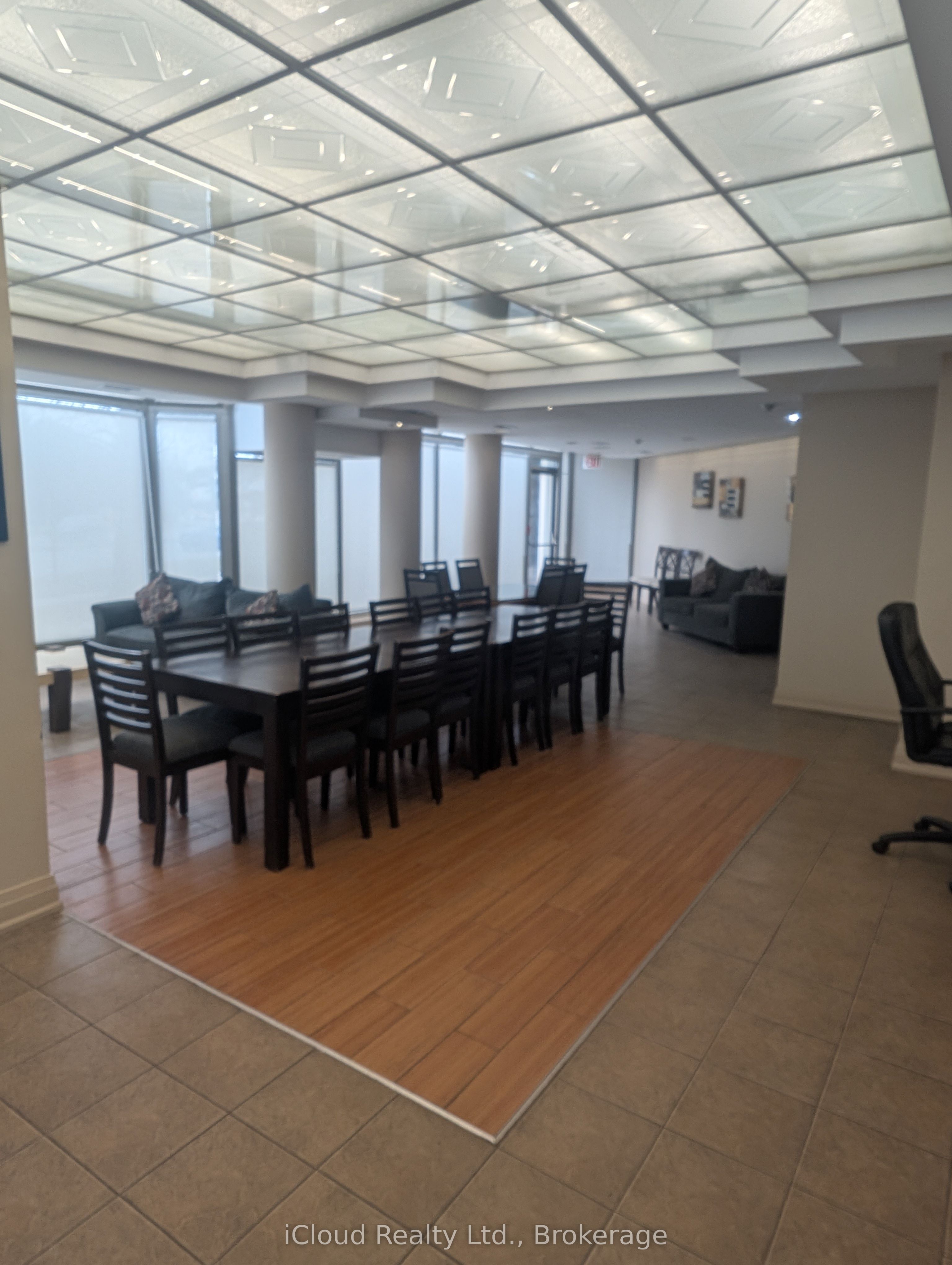 Additional image 4 of 703-400 Webb Drive, Mississauga, ON, L5B 3Z7
